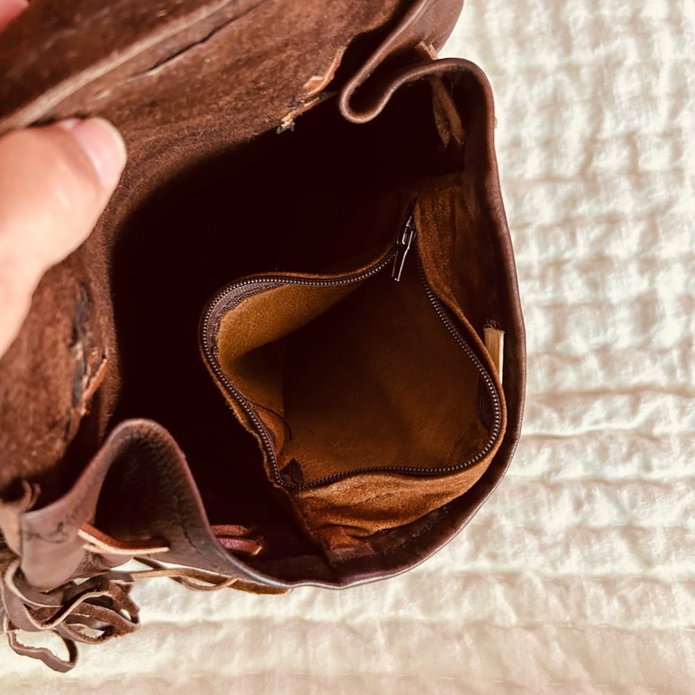 Brown Hobo Bag with Leather Fringe and Vintage Style - Picture 5 of 9